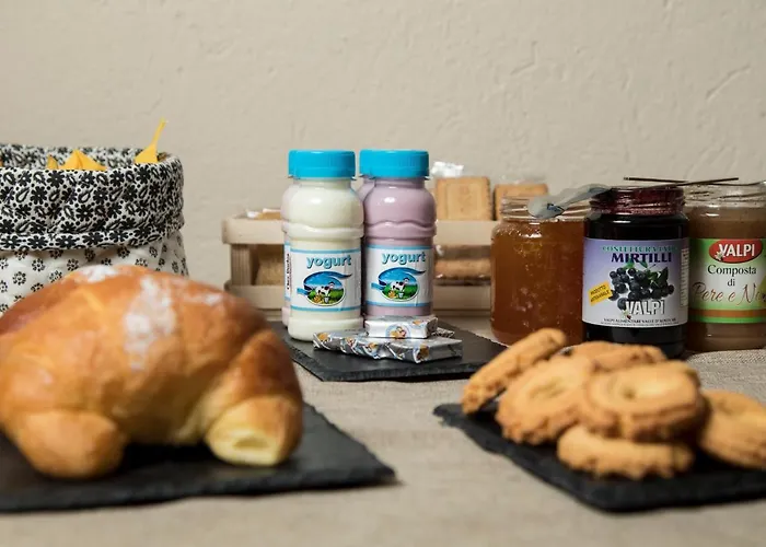 לינה וארוחת בוקר Le Jasmin 4*